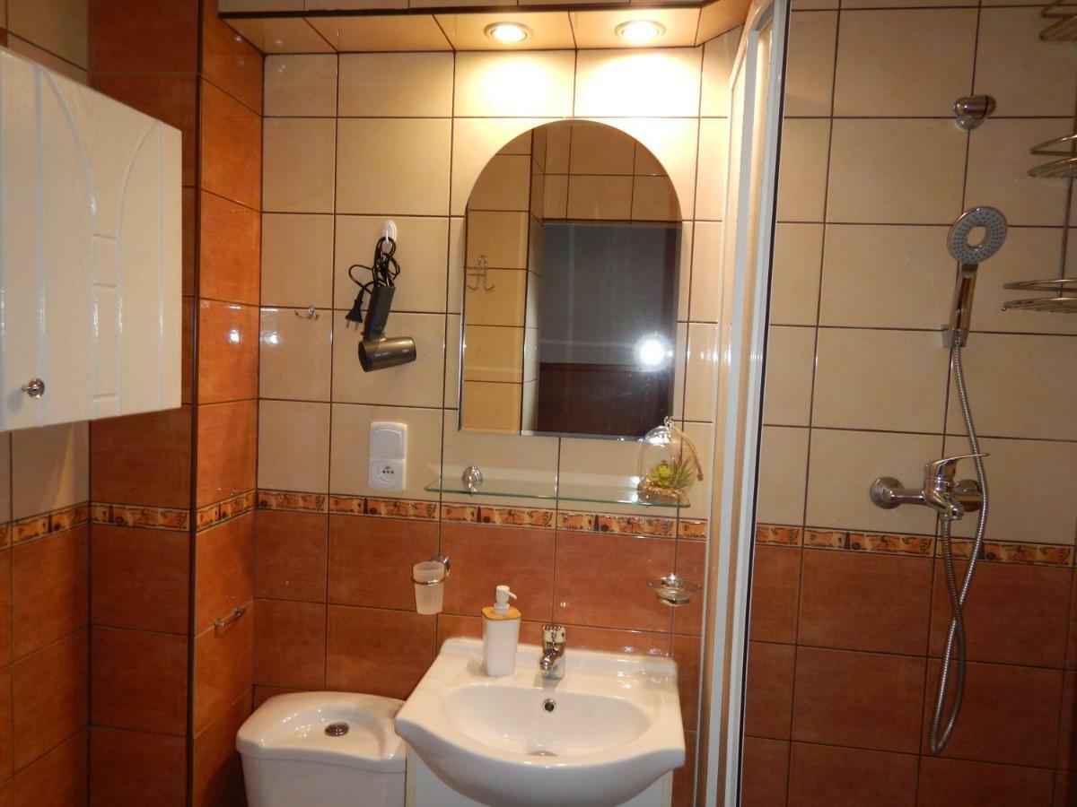 شقة Apartament Piastowska كاميين غورا المظهر الخارجي الصورة