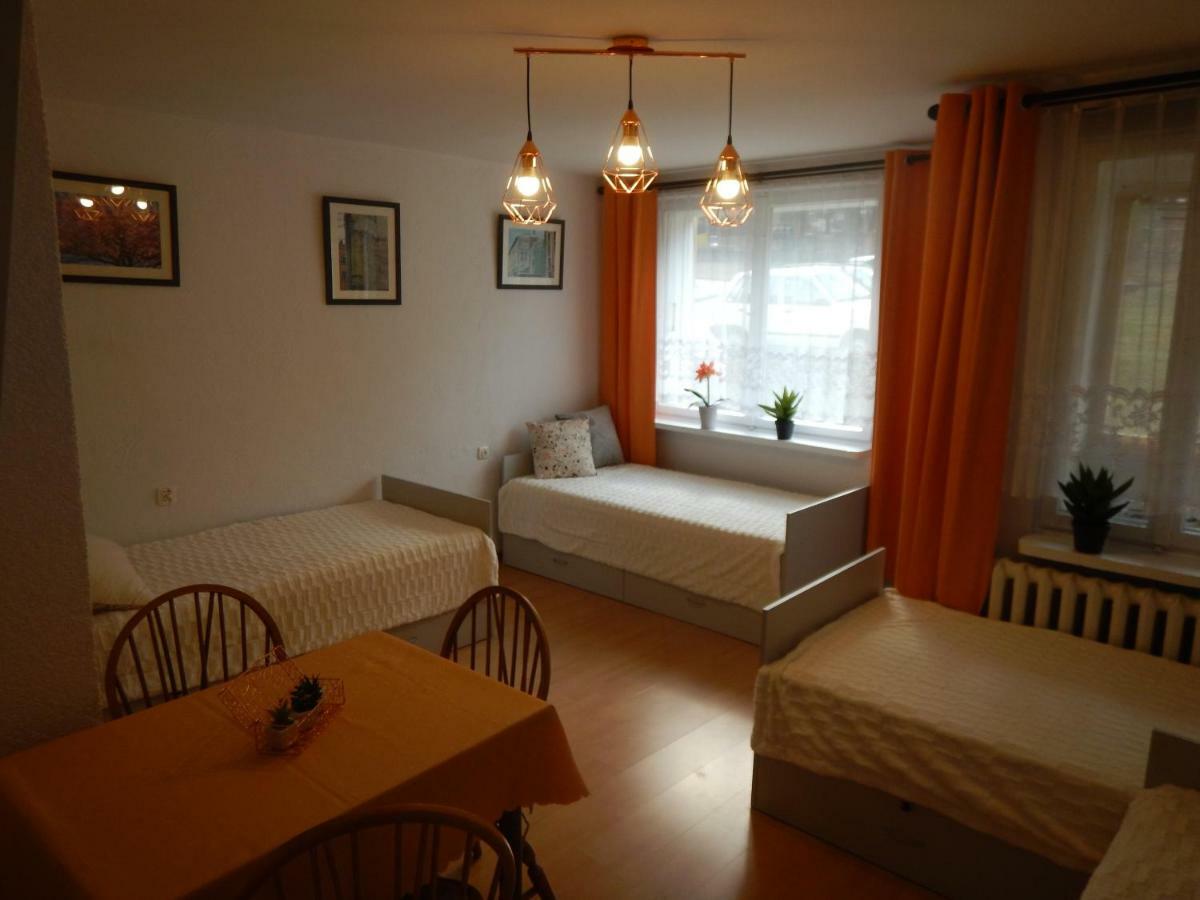شقة Apartament Piastowska كاميين غورا المظهر الخارجي الصورة